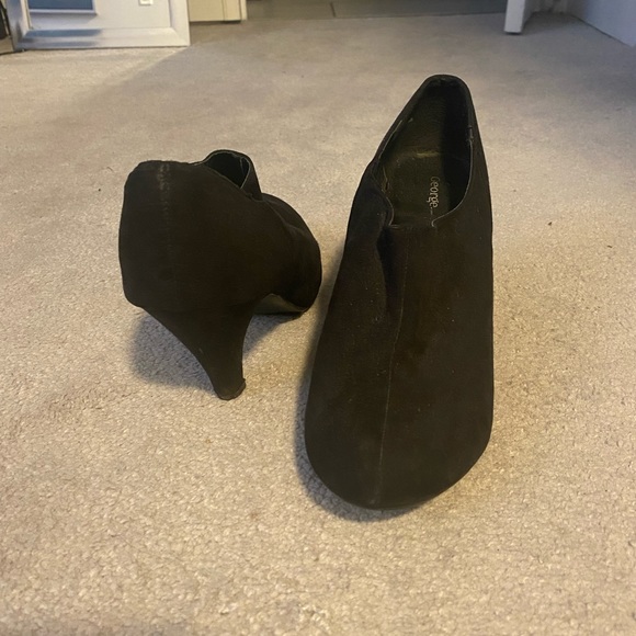 George black heeled booties. Size 10 - Picture 2 of 3